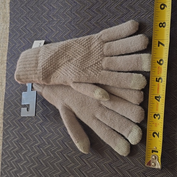 SONOMA BRAND WOMEN'S LINED GRAY WARM WINTER GLOVES ONE SIZE FITS MOST - Picture 6 of 8